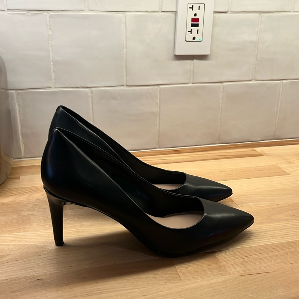 Kelly and Katie black heels size 10